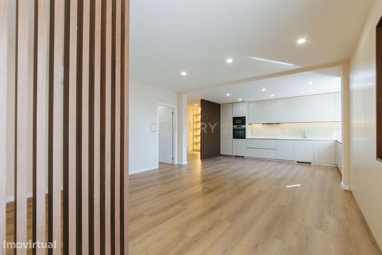 Apartamento T3 moderno e espaçoso no coração do Pinhal Novo-0