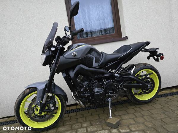 Yamaha MT - 19