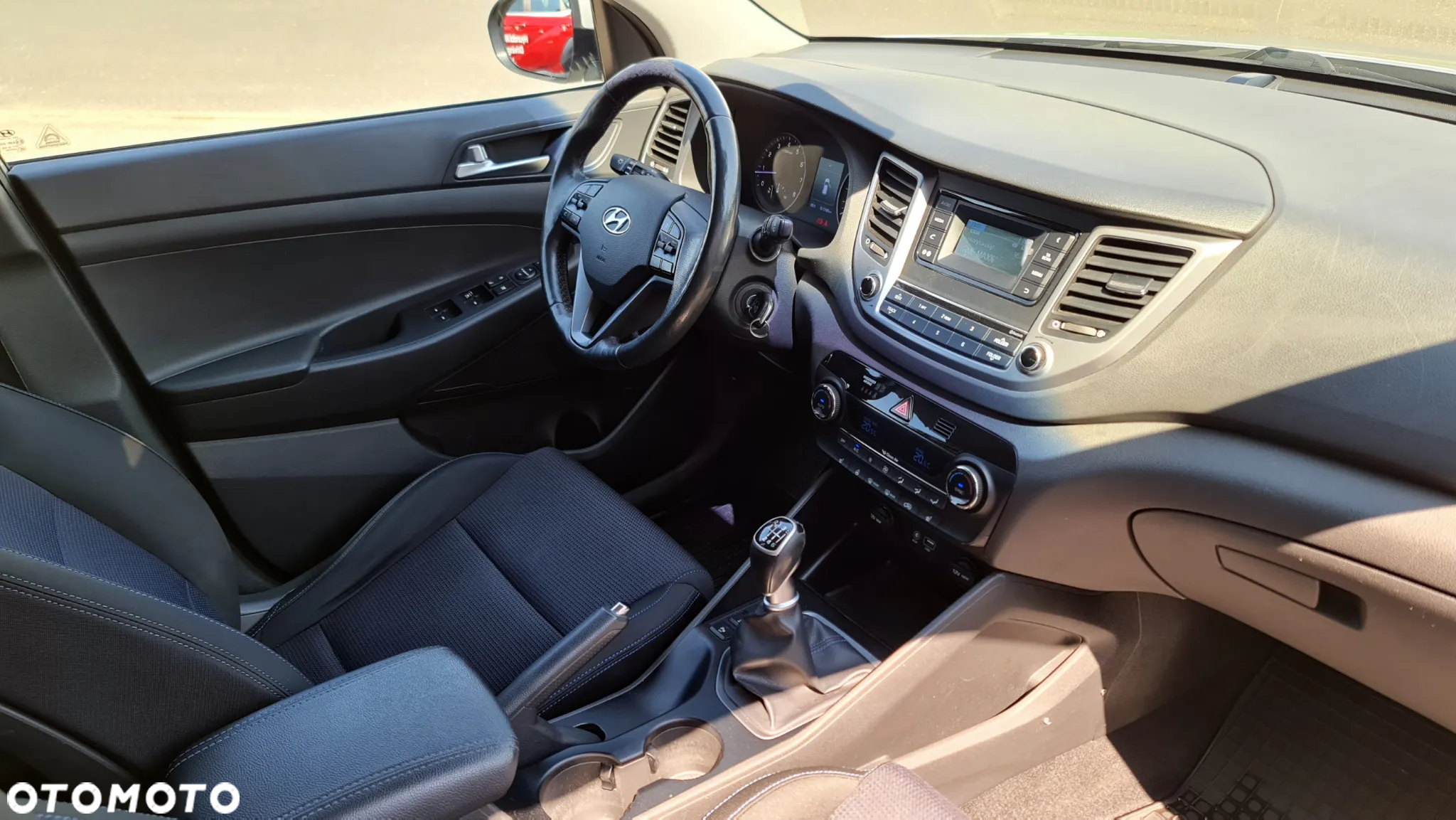 Hyundai Tucson 1.6 GDI BlueDrive Comfort 2WD - 24