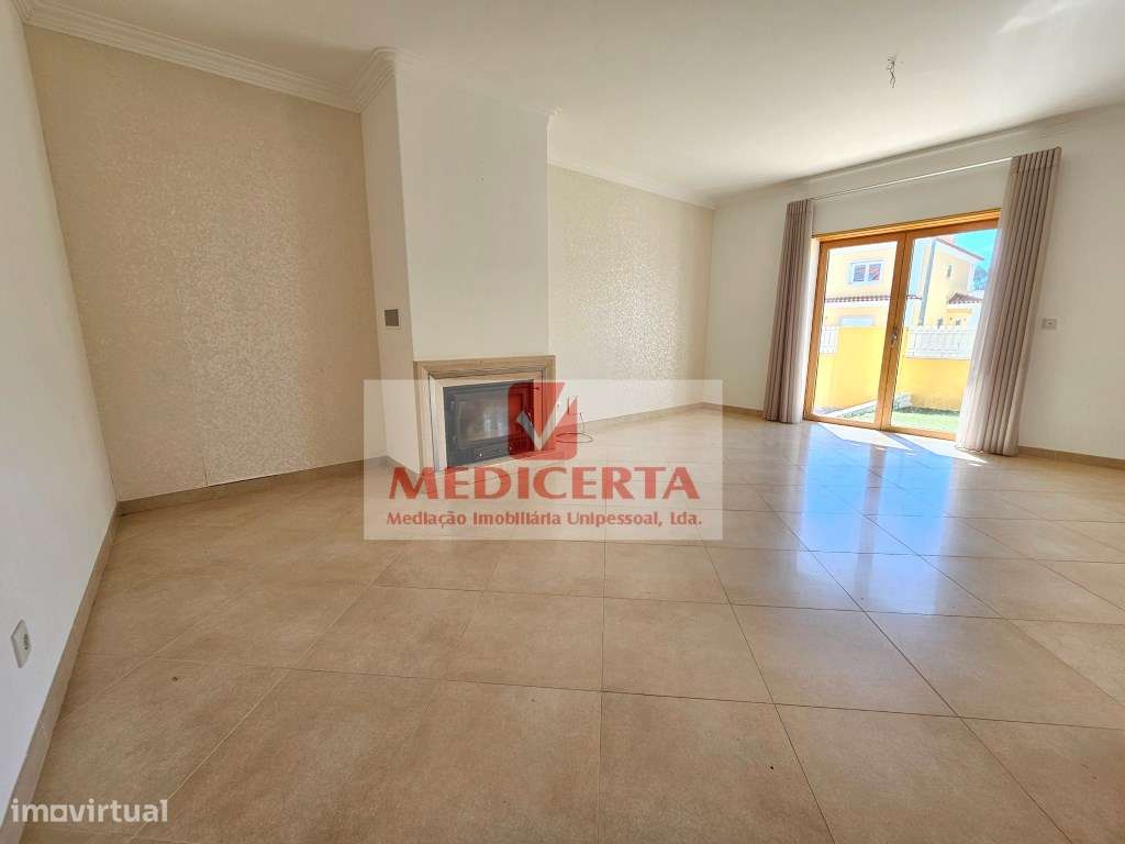 Algueirão - Moradia/Isolada T5 + Logradouro 350m² + Garagem-7