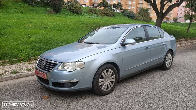 VW Passat 2.0 TDI DPF DSG Highline - 2