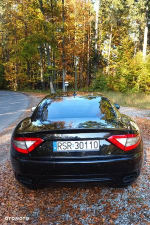 Maserati GranTurismo S Automat - 20