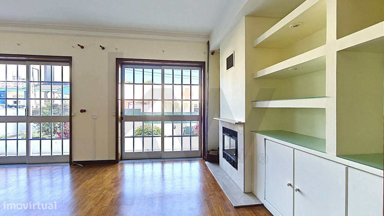 MORADIA T4 + Sótão »»» Junto á EB 2/3 da Maia - Grande imagem: 4/46