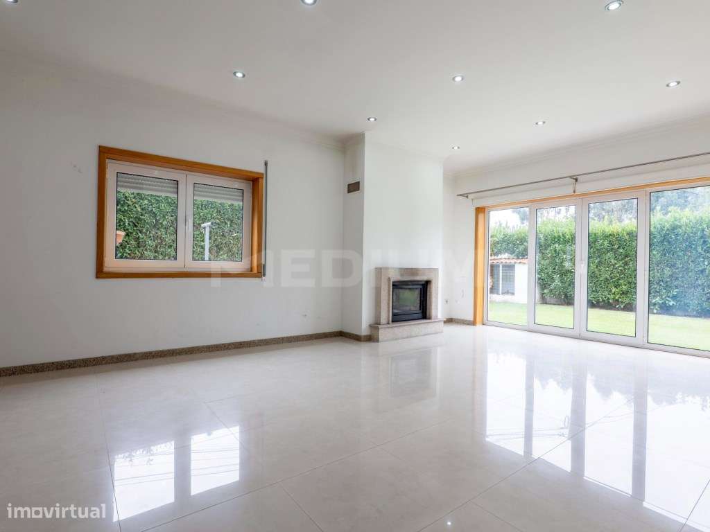 Moradia Isolada em Avidos-11