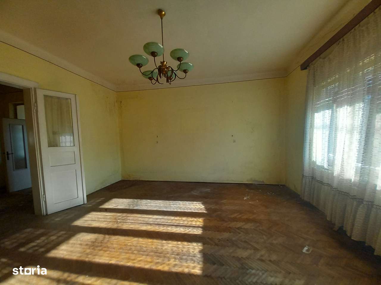 REDUCERE DE PRET!!  Casa cu 620 mp teren, intr-o zonă exclusivistă !-2