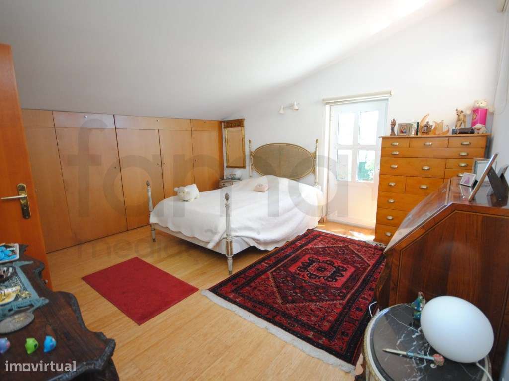 Moradia T5 em Lote Urbano de 5.135m2-38