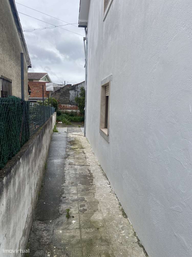 Vende-se T3 com grande espaço exterior em Santa Clara, Coimbra.-18