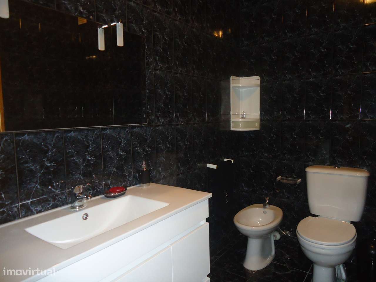 Apartamento T2 com grandes áreas, Lourosa-12