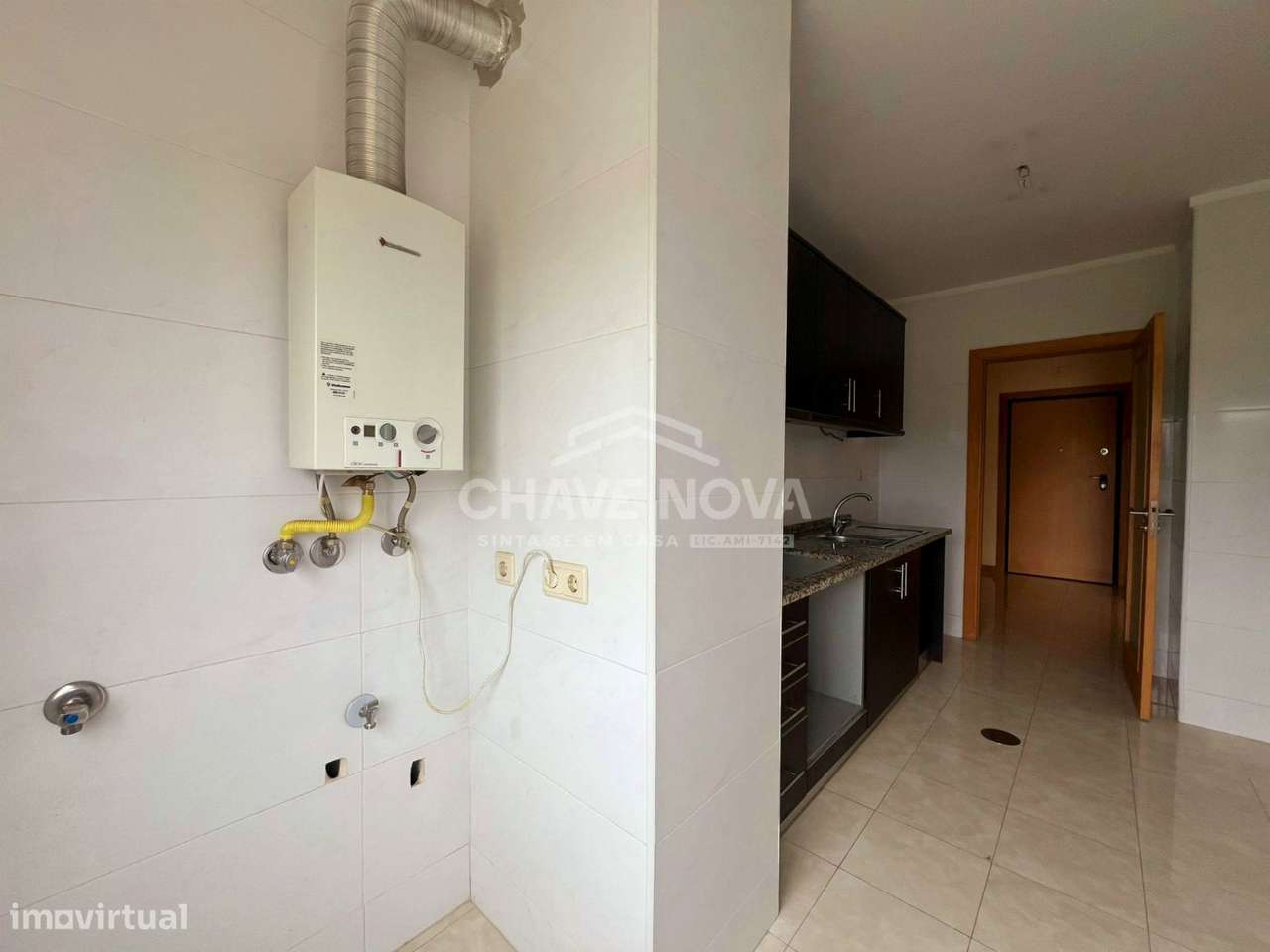 Apartamento T2 c/ Lugar de Garagem em Canelas (Edifício Prestige)-10