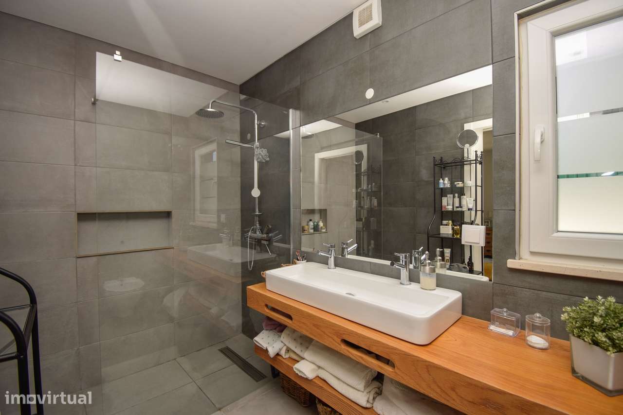 Moradia T4 com Piscina e Jardim em Alcabideche, Cascais-22