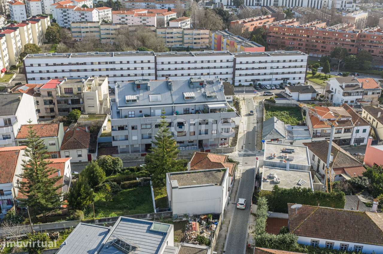 Apartamento T0 convertido num T1 - Aldoar - Nevogilde - Foz do Douro - Grande imagem: 3/24