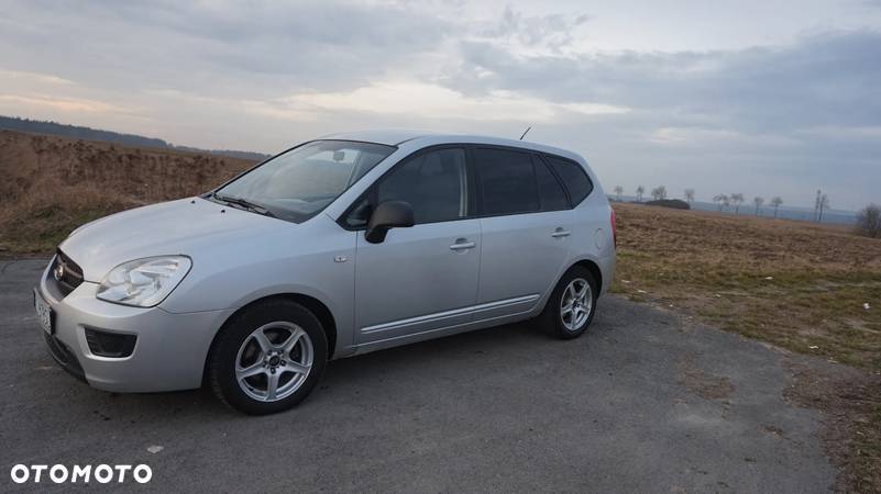 Kia Carens 2.0 EX - 15