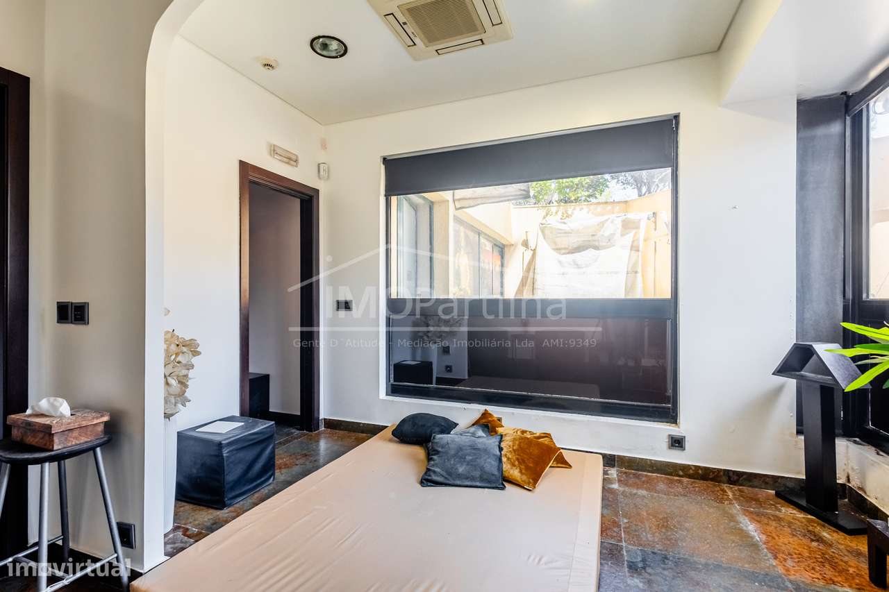 Loja com projeto aprovado P/ T2 na Parede - Cascais-5