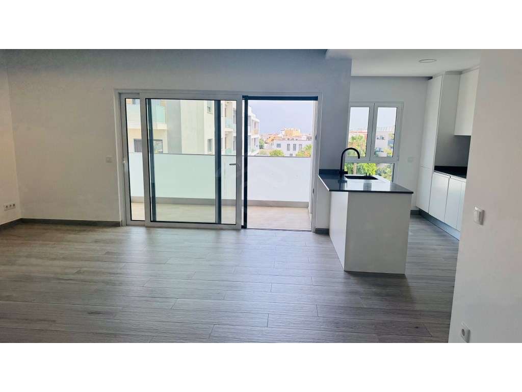 Apartamento T2 com estacionamento, Montenegro, Faro, Algarve