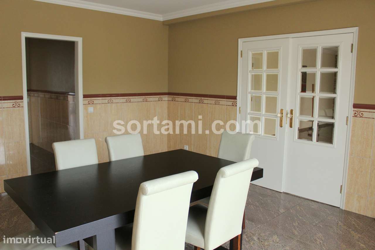 Moradia Geminada T5 Venda em Estômbar e Parchal,Lagoa (Algarve) - Grande imagem: 4/15