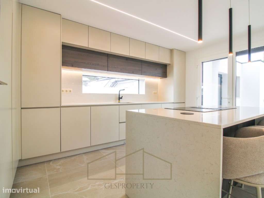 Moradia Isolada T3 com piscina pronta a escriturar na Aroeira-17