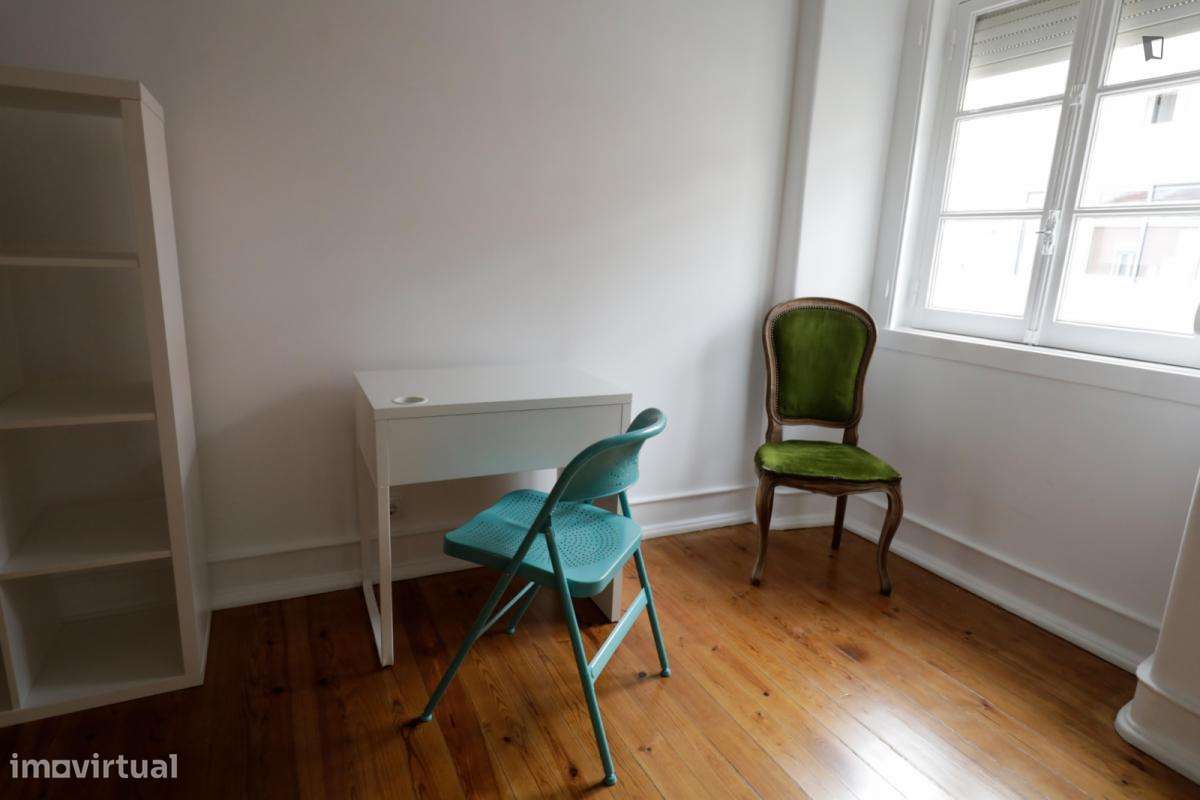 Quarto - localizado em Olaias Lisbon - Grande imagem: 4/8