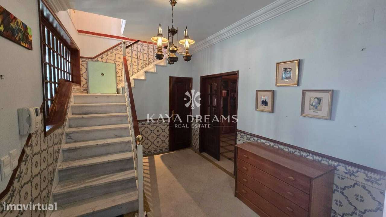 PRÉDIO COMPOSTO POR 4 PISOS EM EXCELENTE ESTADO, CAMARATE, LOURES-11