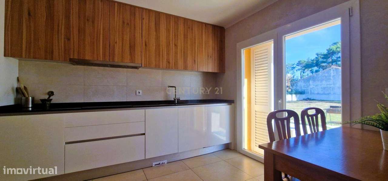 Moradia independente T4  Quinta do Conde - Grande imagem: 4/36