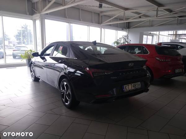 Hyundai Elantra 1.6 Smart - 6