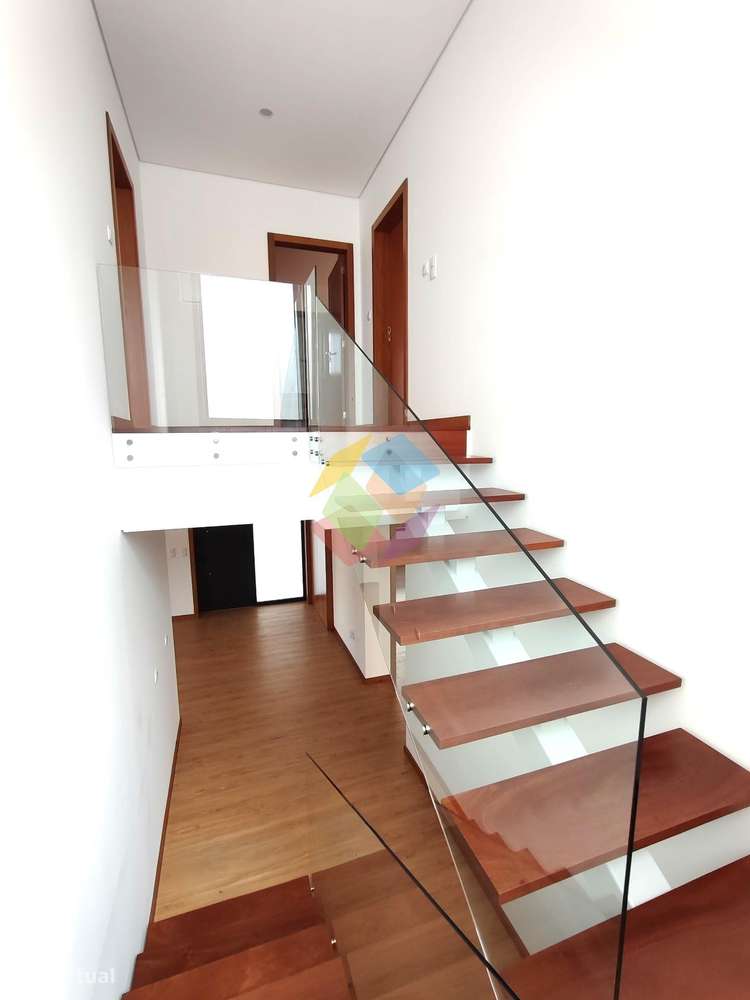 Magnífica Moradia T3 +1 em Stª. Maria da Feira-22