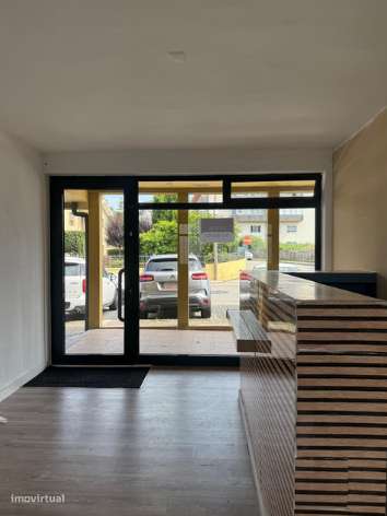 Espaço comercial, Canelas (Rechousa)-8