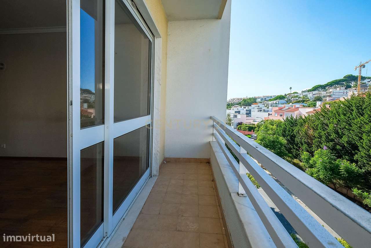 Apartamento T3 luminoso na Parede com varandas, garagem e arrecadação-12