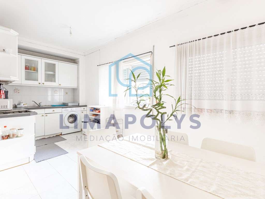 Apartamento T2 com duas frentes - Grande imagem: 1/7