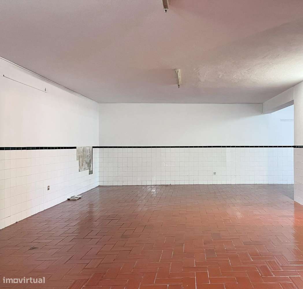 Moradia T4 à venda na Marginal-18