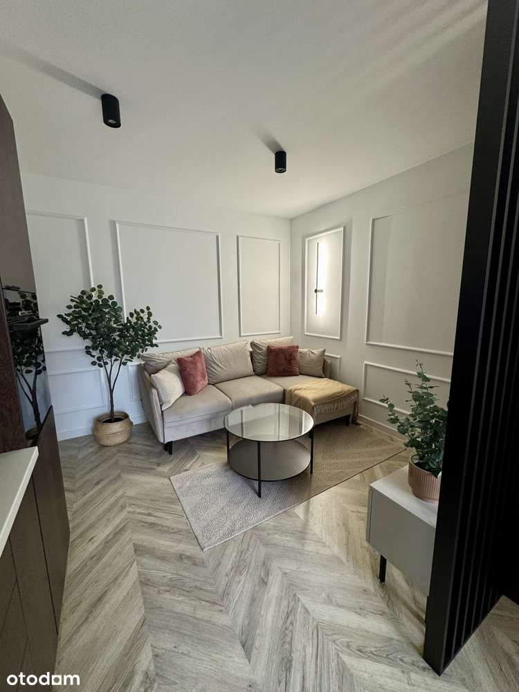 Dwupokojowe mieszkanie z balkonem - po remoncie, do zamieszkania - Pełny obrazek: 2/8