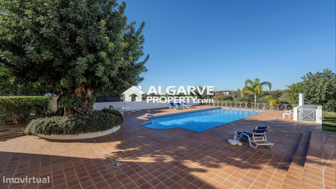 Charmosa V3 num condomínio fechado, junto do centro de Almancil, Algar - Grande imagem: 5/24