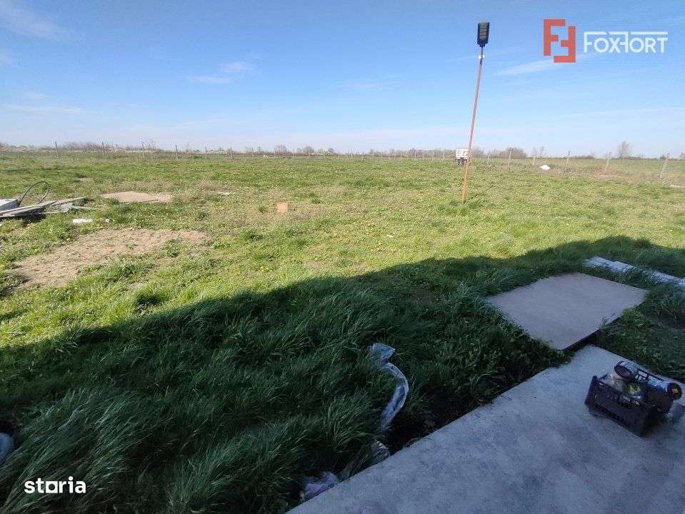 Teren de 2600 mp in Sanmihaiul Roman imprejmuit - ID V5057 - Imagine principală: 5/8