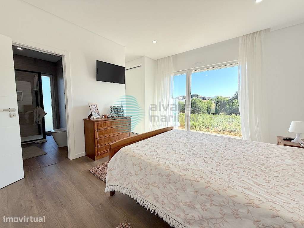 Excelente Moradia/Quintinha PISO TÉRREO V4, Ramalhal-29