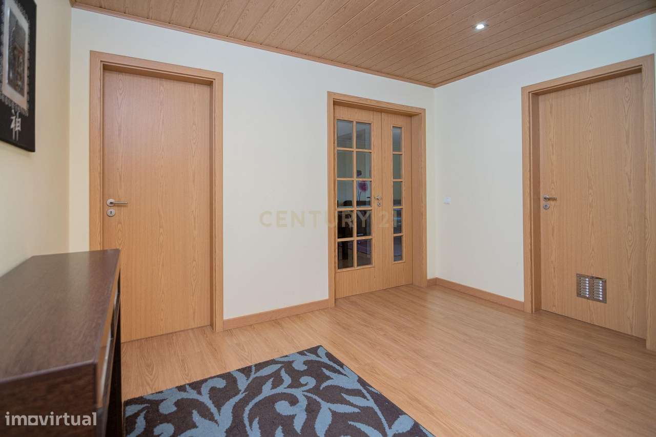 NÃO PERCA ESTA GRANDE OPORTUNIDADE! APARTAMENTO T3 MODERNO E ESPAÇOSO - Grande imagem: 3/33