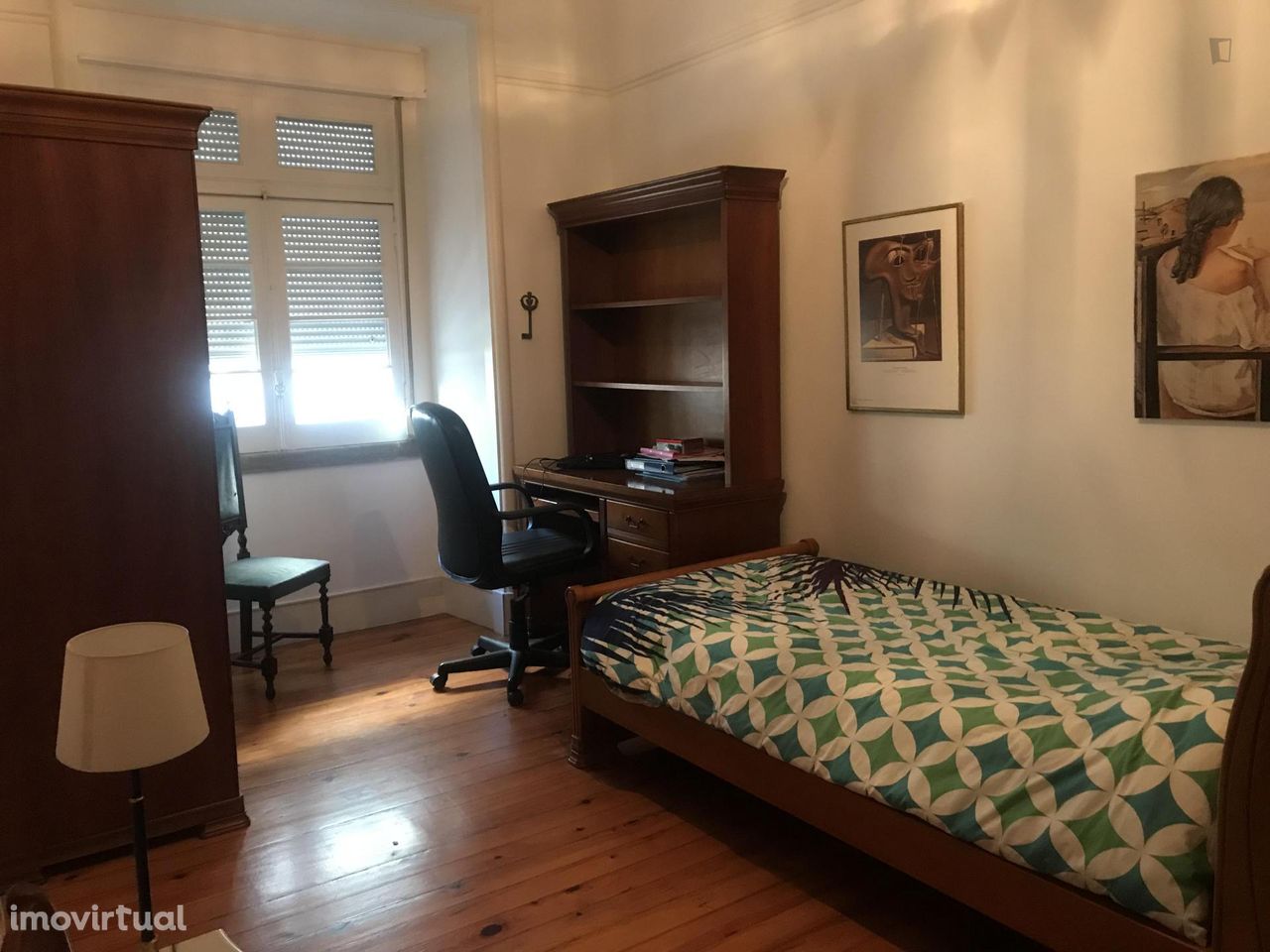 682761 - Quarto com cama de solteiro em...