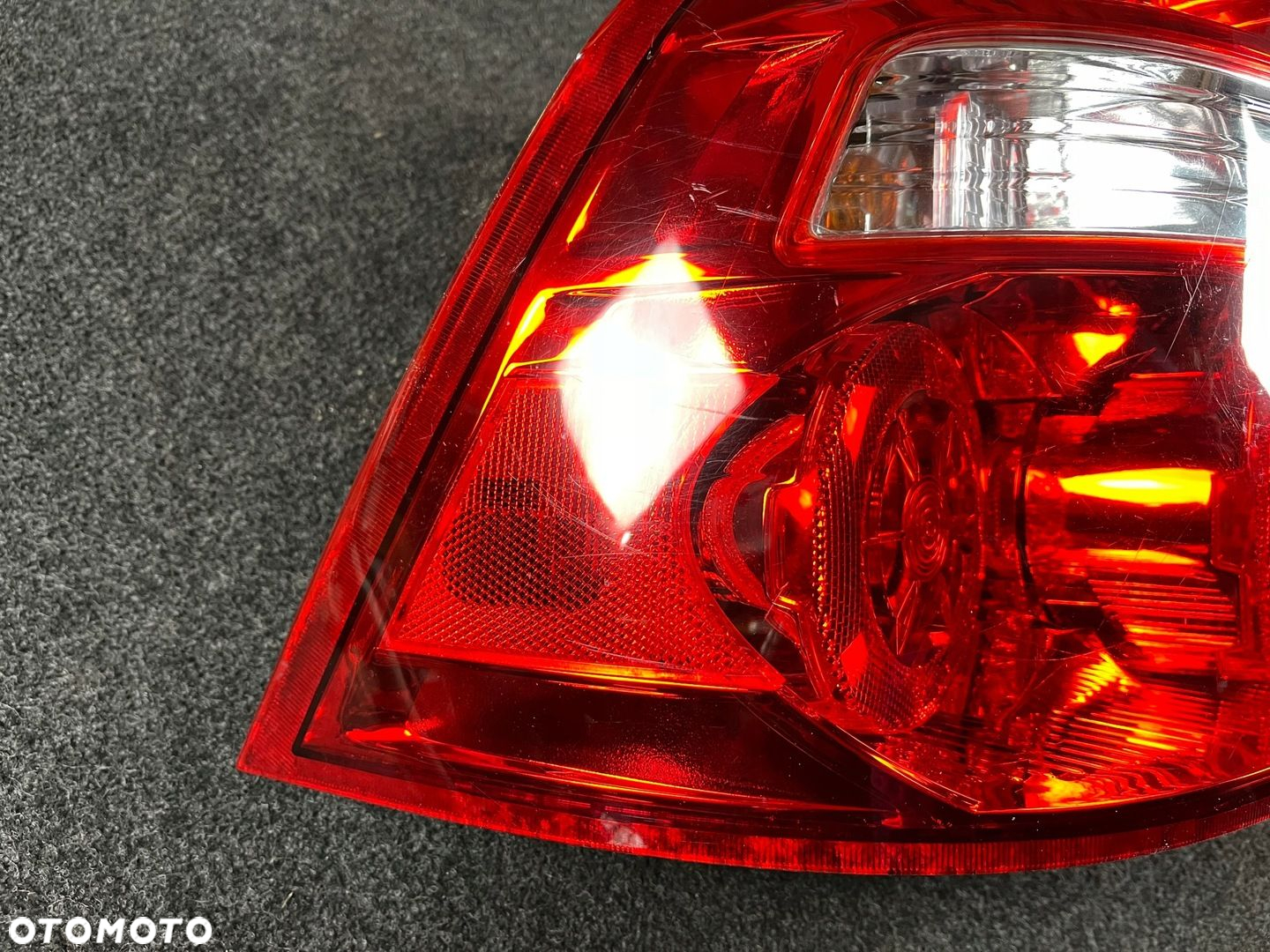 chevrolet aveo II t250 sedan lampa lewa tył tylna OE europa - 4