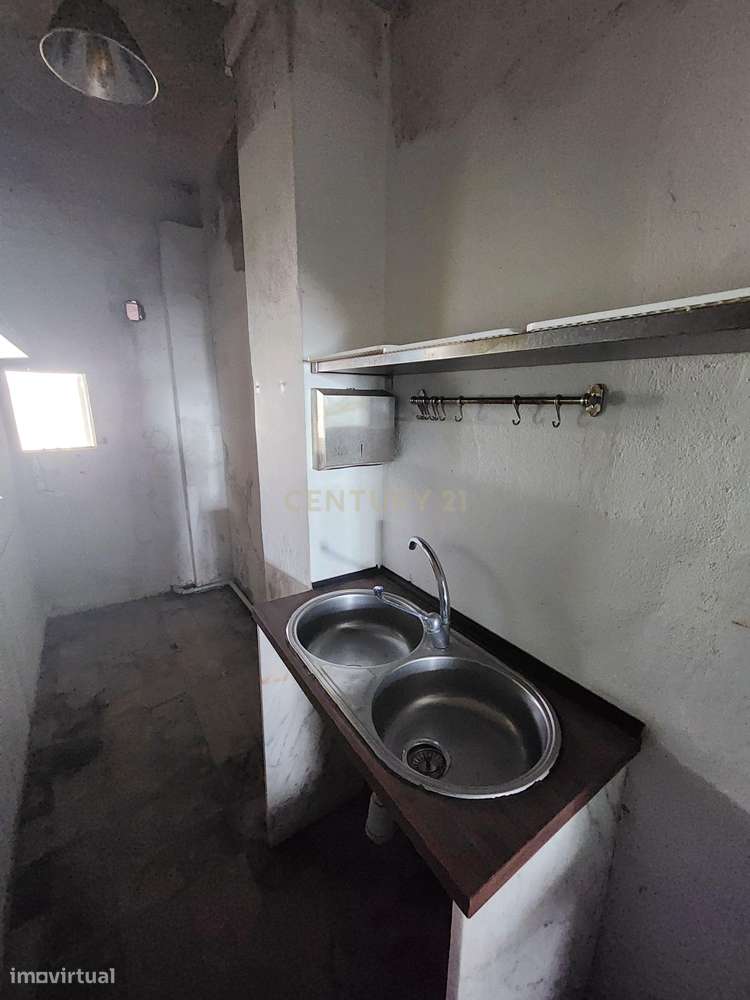 Moradia com Dois Andares no Centro de Coruche com Vista Rio-27