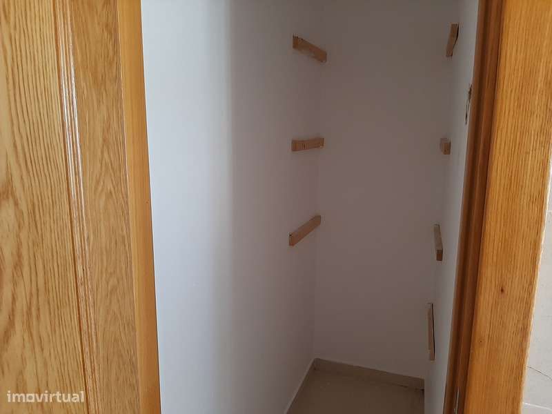 IMÓVEL ARRENDADO ATÉ MARÇO 2026  Apartamento T3-9