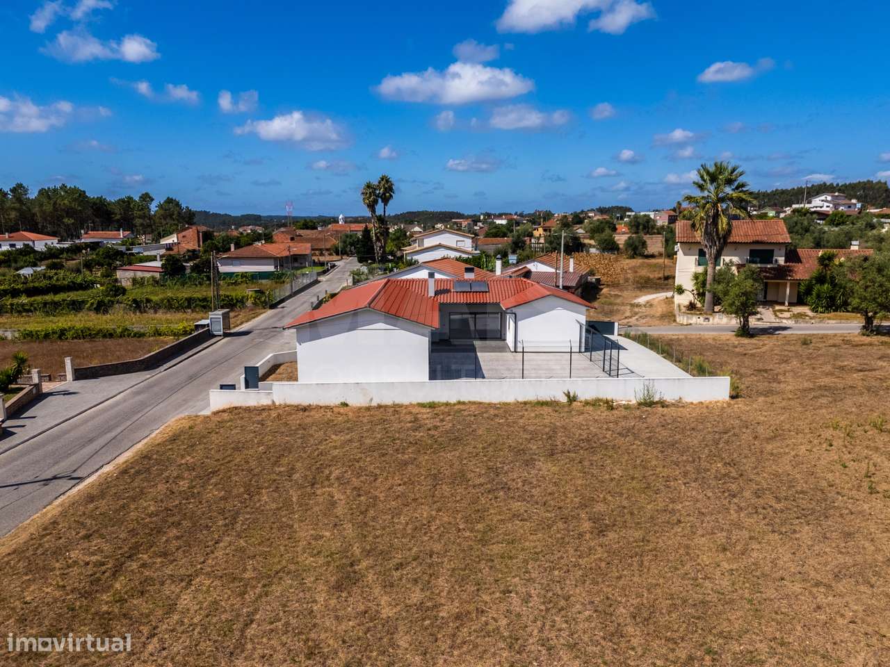 Moradia unifamiliar T3 com garagem em lote de 565m2 na Bidoeira de ... - Grande imagem: 2/50