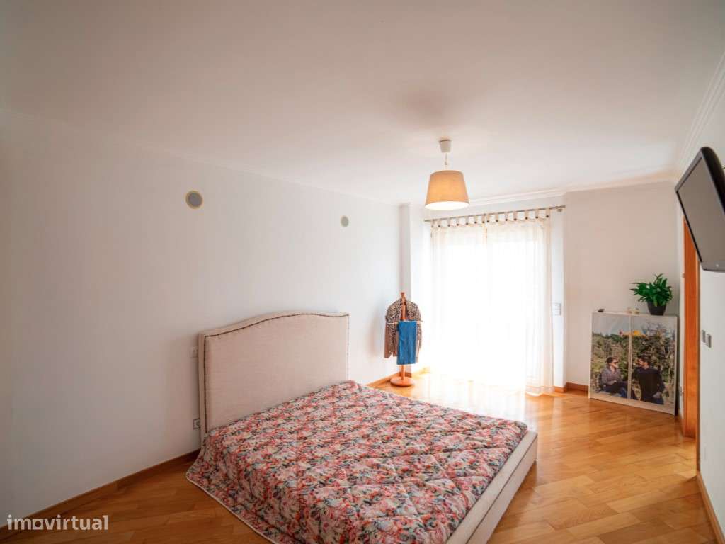 T2+1 Duplex - Urbanização da Atalaia-15