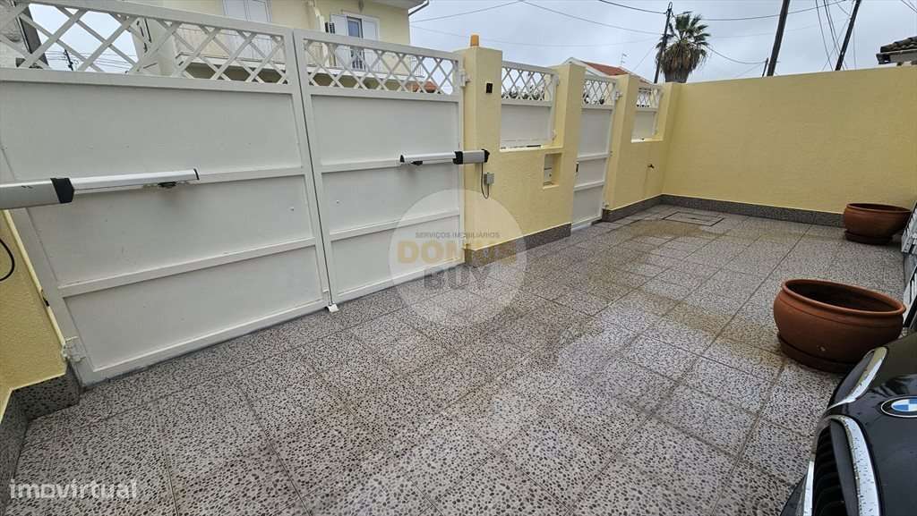 Moradia T3 | 2 Suites | Garagem e quintal - Quinta do Conde-16