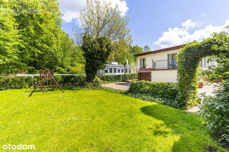 Ekologiczny;podpiwniczony bungalow;2x110m2;dz.930m-3