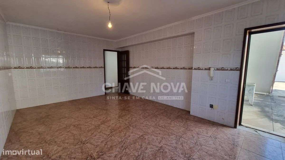 Moradia Isolada V3 c/ Garagem Box em Serzedo-5