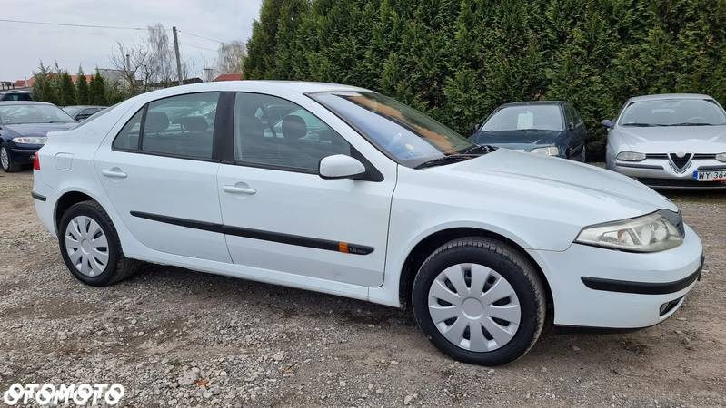 Renault Laguna 1.8 RXE Millenium - 18