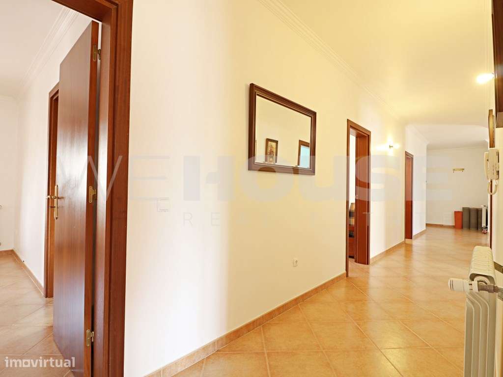 Moradia T4 com 280 m2, inserida em terreno com 2500 m2 em Palmela-59