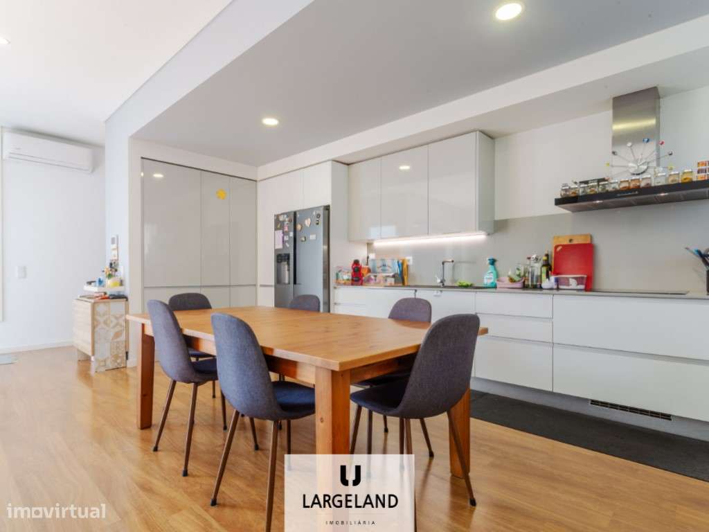 Moradia Térrea Moderna Próxima da Escola Oliveira Júnior e CEI - Grande imagem: 5/16