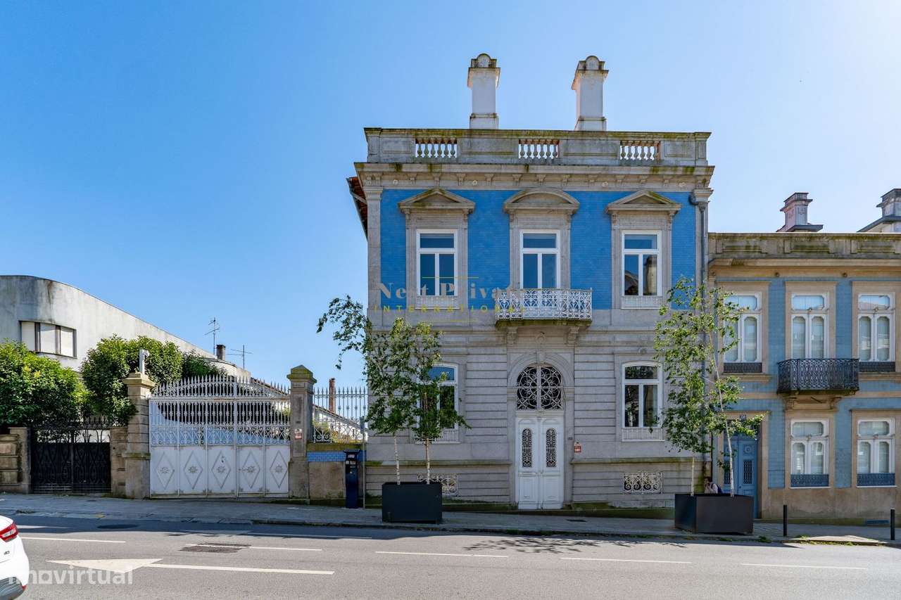 Palacete à venda na Rua de Álvares Cabral-1