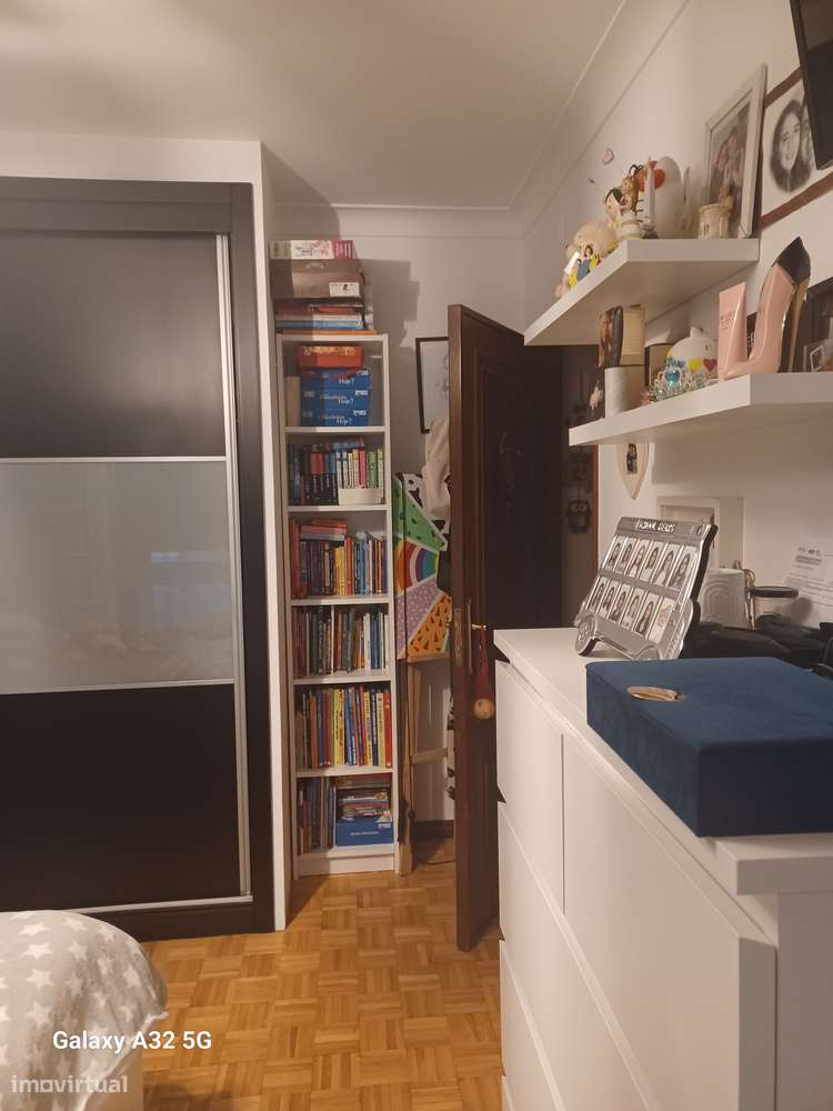 Bom T4 c/ terraço/varandas/nascente poente, a 5 minutos a pé do metro-30