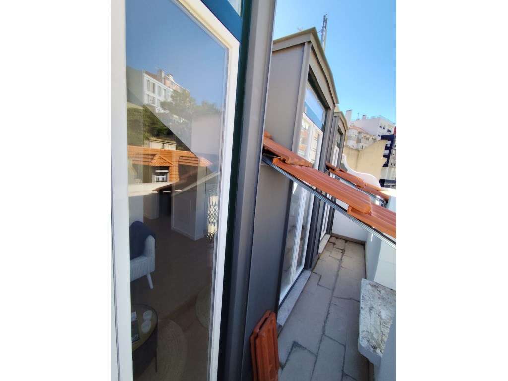 T2 Mobilado com varanda Vista Rio na Graça Pronto a Habitar-15