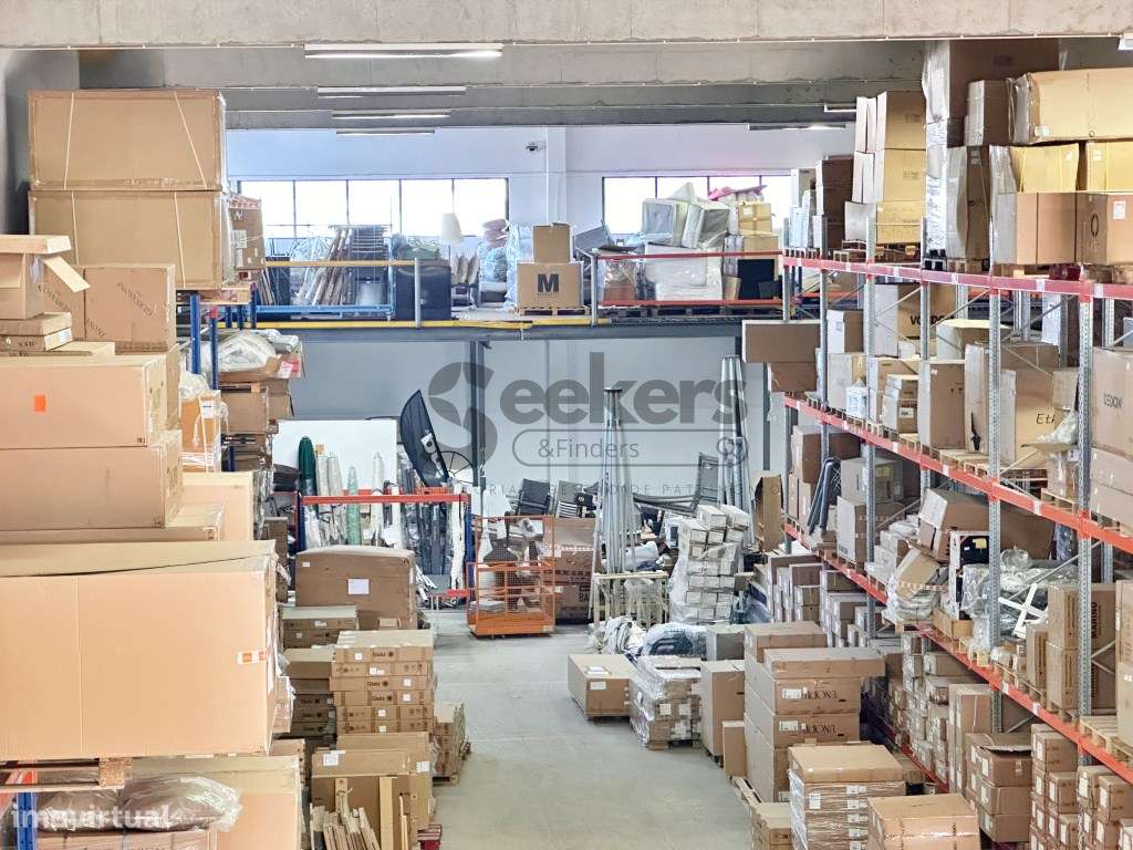 Armazém e escritório no Centro Empresarial Sintra Estoril com 1200 m2-9